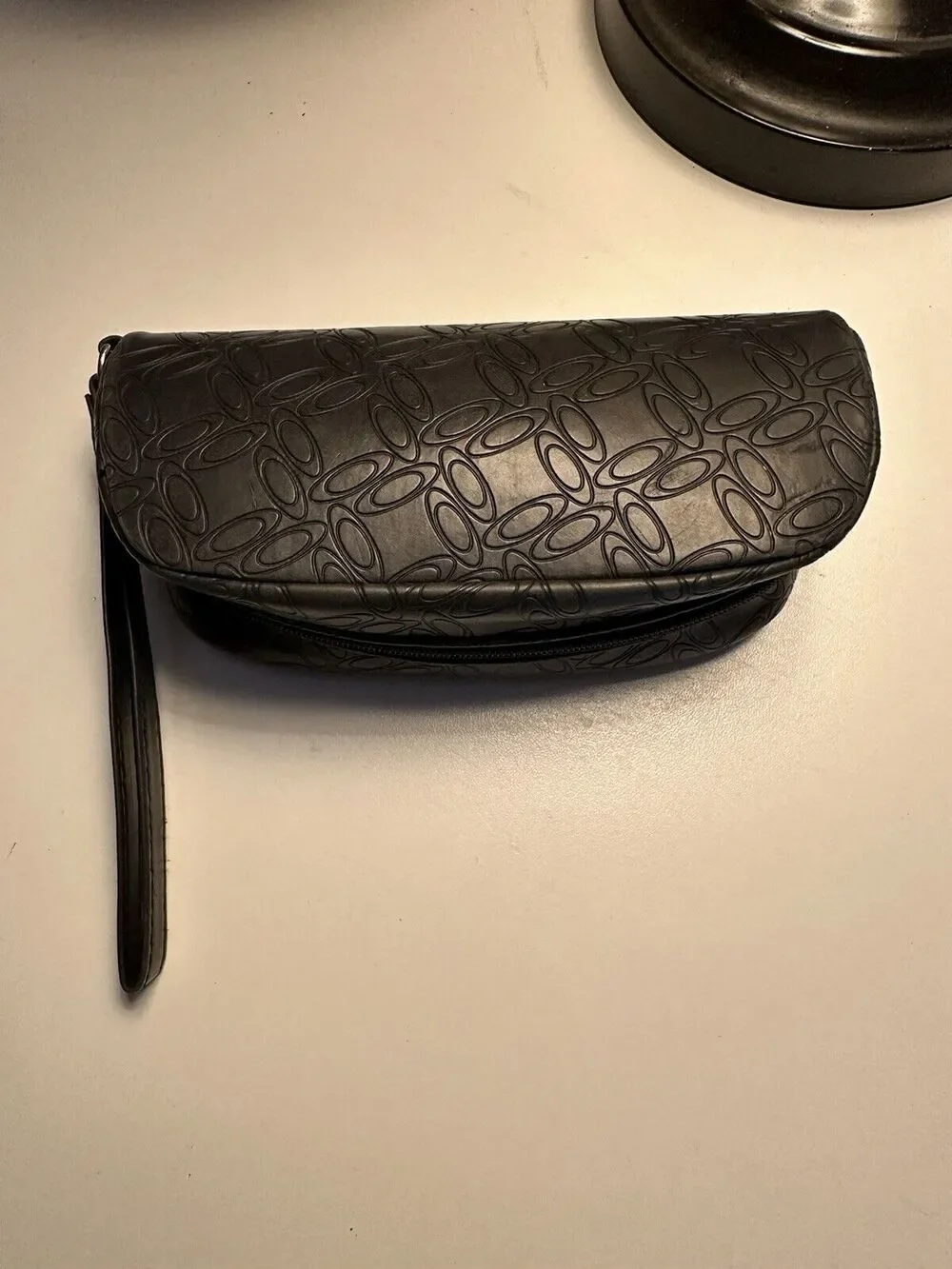 Oakley sunglasses black soft shell vinyl case with wrist strap